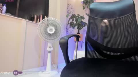 Snapshot of chloerossee chatting on December 2024 05:14:02 AM Chloe rosse online show from December 2024 05:14:02 AM