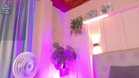 Snapshot of chloerossee chatting on September 2025 01:33:02 AM Chloe rosse online show from September 2025 01:33:02 AM