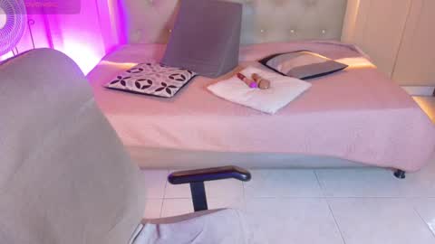 Snapshot of chloerossee chatting on October 2025 01:22:01 AM Chloe rosse online show from October 2025 01:22:01 AM