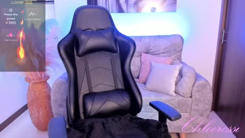 Snapshot of chloerossi chatting on December 2024 09:30:02 PM Laura online show from December 2024 09:30:02 PM