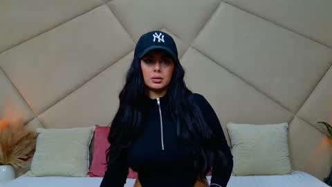 Chloe Vee online show from October 2025 05:05:02 AM