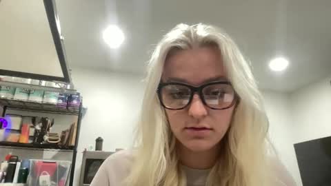 Snapshot of chloexbabe chatting on January 2026 08:27:01 AM Chloe Babe online show from January 2026 08:27:01 AM