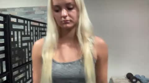 Snapshot of chloexbabe chatting on January 2026 05:00:01 AM Chloe Babe online show from January 2026 05:00:01 AM