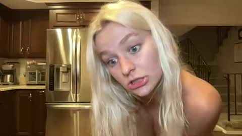 Snapshot of chloexbabe chatting on May 2026 10:36:01 AM Chloe Babe online show from May 2026 10:36:01 AM