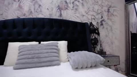 Chloe online show from April 2026 05:07:02 AM