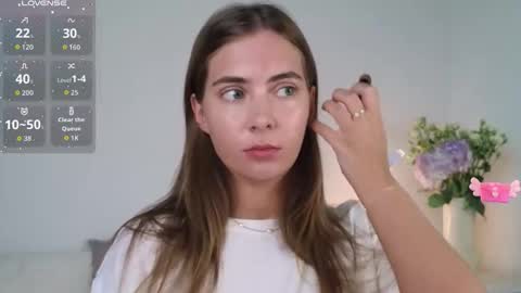 chloi_hes online show from October 2025 11:08:02 AM