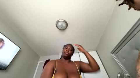 lightchocolate online show from April 2026 09:01:01 PM