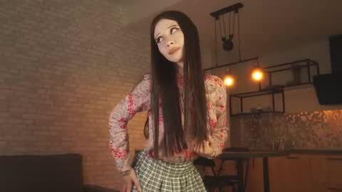 Chloe online show from June 2026 01:47:01 PM