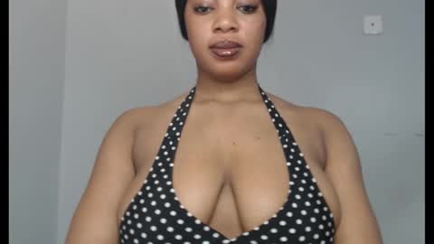 Snapshot of choco_chocox chatting on September 2025 08:39:02 AM ESTHER online show from September 2025 08:39:02 AM