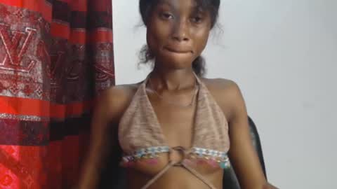 choco_petitqueen online show from December 2024 03:03:01 PM