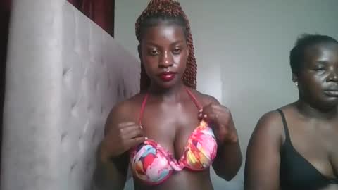 Snapshot of chocolate_iva chatting on September 2025 11:05:02 PM Iva online show from September 2025 11:05:02 PM