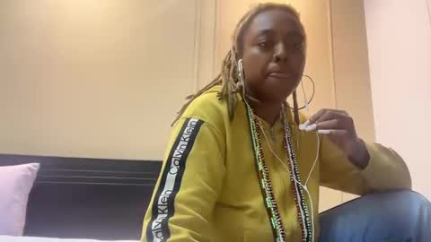 ChocolateCakeQueen online show from December 2024 01:03:02 AM