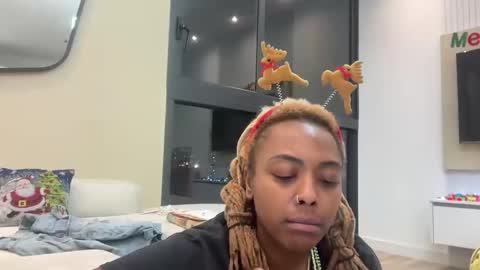 ChocolateCakeQueen online show from December 2024 12:12:01 AM