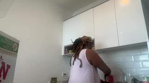 ChocolateCakeQueen online show from December 2024 03:31:02 PM