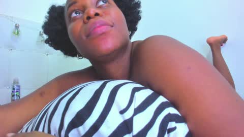 Snapshot of chocoo_dessert chatting on January 2025 09:15:01 AM online show from January 2025 09:15:01 AM