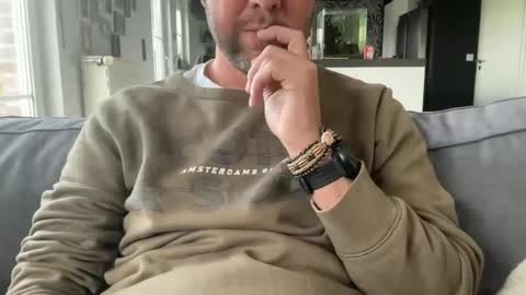 chris13abcd online show from November 2025 12:16:02 PM