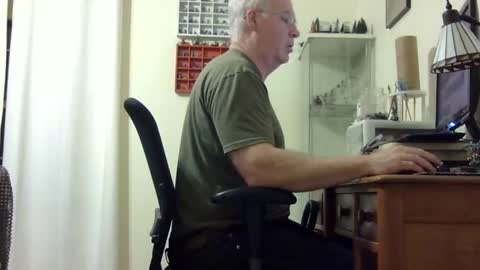 chris2002b online show from November 2025 03:49:02 AM