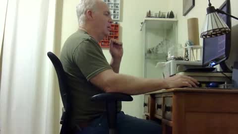 chris2002b online show from November 2025 06:34:02 AM