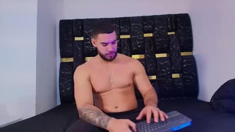 Snapshot of chris_blake__ chatting on November 2025 06:45:01 PM Chris B online show from November 2025 06:45:01 PM