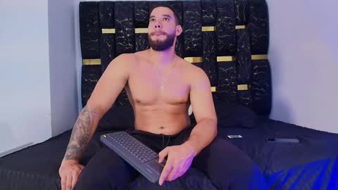 Snapshot of chris_blake__ chatting on November 2025 06:50:02 PM Chris B online show from November 2025 06:50:02 PM