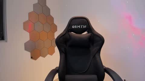 Chris Cooper Independent model online show from November 2025 02:15:02 AM