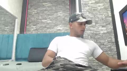 chris_dick2 online show from November 2025 05:54:01 AM