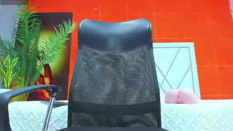 chris_grey2 online show from June 2026 04:53:01 PM