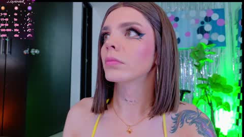 Snapshot of chris_parker01 chatting on January 2025 03:30:02 PM juli Instagram july rv17 - Twitter juli rv17 online show from January 2025 03:30:02 PM