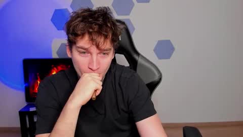 Snapshot of chris_tyson chatting on November 2025 10:25:02 AM Chris Tyson online show from November 2025 10:25:02 AM