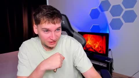 Snapshot of chris_tyson chatting on December 2025 07:27:02 AM Chris Tyson online show from December 2025 07:27:02 AM