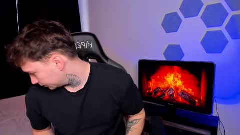 Chris Tyson online show from December 2025 08:44:01 AM