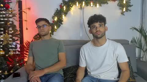 Im Chirs IM MODEL INDEPENDT online show from December 2024 03:01:02 AM