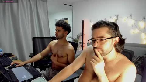 Im Chirs IM MODEL INDEPENDT online show from February 2025 12:38:02 AM