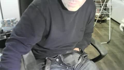 Snapshot of chrisprngr chatting on November 2025 09:20:02 PM chrisprngr online show from November 2025 09:20:02 PM