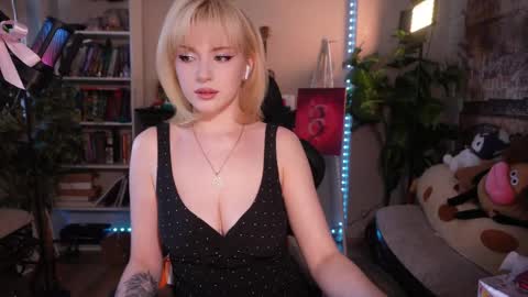 Snapshot of chriss_foxx chatting on June 2026 03:44:01 PM chriss_foxx online show from June 2026 03:44:01 PM