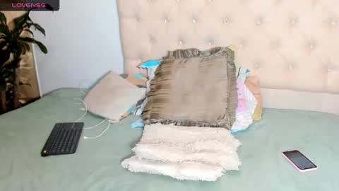 Chriss Vall online show from April 2026 08:18:02 AM