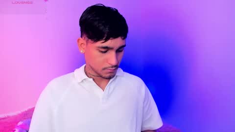 Snapshot of chriss_wg_ chatting on December 2025 05:07:01 PM Christian Wang online show from December 2025 05:07:01 PM