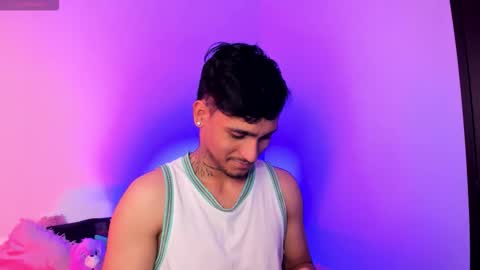 Snapshot of chriss_wg_ chatting on December 2025 06:58:01 PM Christian Wang online show from December 2025 06:58:01 PM