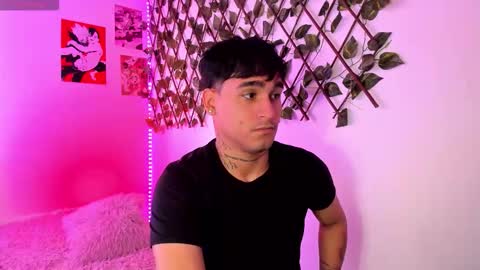 Snapshot of chriss_wg_ chatting on January 2026 06:46:02 PM Christian Wang online show from January 2026 06:46:02 PM