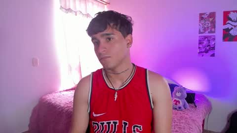 Snapshot of chriss_wg_ chatting on February 2026 08:03:02 PM Christian Wang online show from February 2026 08:03:02 PM