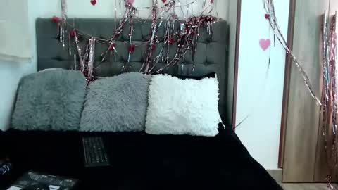 Snapshot of christiinemoore chatting on September 2025 05:37:01 PM Christine Moore online show from September 2025 05:37:01 PM