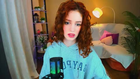christinaconteeree online show from November 2025 07:08:02 PM