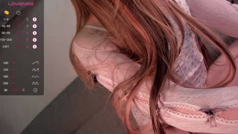 Snapshot of christinaloveu chatting on January 2025 04:44:02 PM crisss online show from January 2025 04:44:02 PM