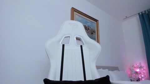 Hi im Christine online show from December 2024 07:37:01 AM