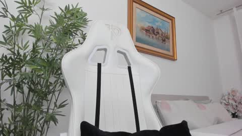 Hi im Christine online show from February 2026 06:40:02 AM