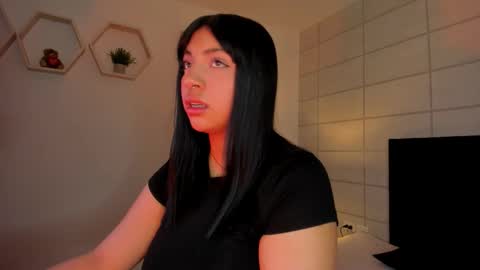 Snapshot of christine_harper chatting on February 2026 12:00:01 PM Christine online show from February 2026 12:00:01 PM