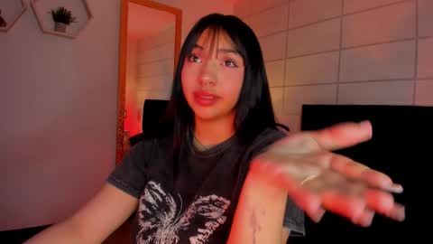 Snapshot of christine_harper chatting on February 2026 12:08:01 PM Christine online show from February 2026 12:08:01 PM