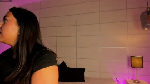 Snapshot of christine_harper chatting on April 2026 12:05:02 PM Christine online show from April 2026 12:05:02 PM