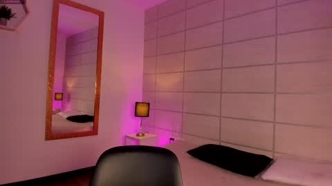 Snapshot of christine_harper chatting on April 2026 12:10:02 PM Christine online show from April 2026 12:10:02 PM