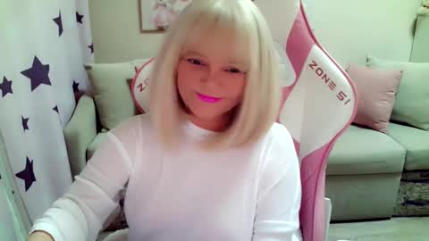 Christi online show from November 2025 10:17:01 AM